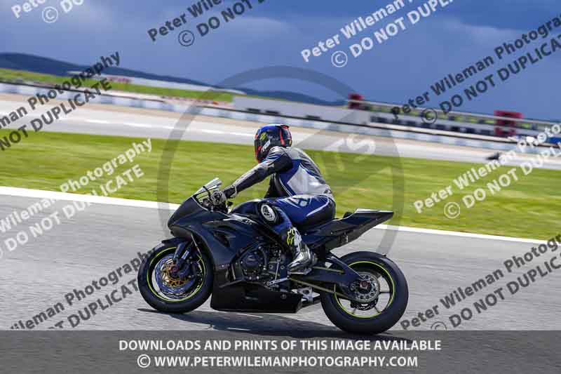 cadwell no limits trackday;cadwell park;cadwell park photographs;cadwell trackday photographs;enduro digital images;event digital images;eventdigitalimages;navarra;no limits trackdays;peter wileman photography;racing digital images;trackday digital images;trackday photos